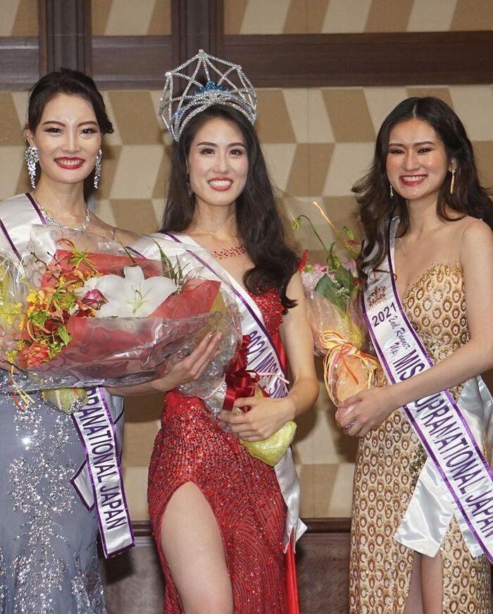 Đăng quang là biểu tượng sắc đẹp quốc gia, loạt Hoa hậu vẫn bị amp;#34;ném đáamp;#34; đòi trả vương miện - 4
