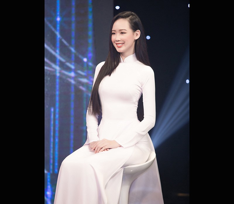 Bảo Ngọc lần đầu được biết đến khi tham gia Hoa hậu Việt Nam 2020 và lọt top 22 người đẹp xuất sắc nhất cuộc thi.
