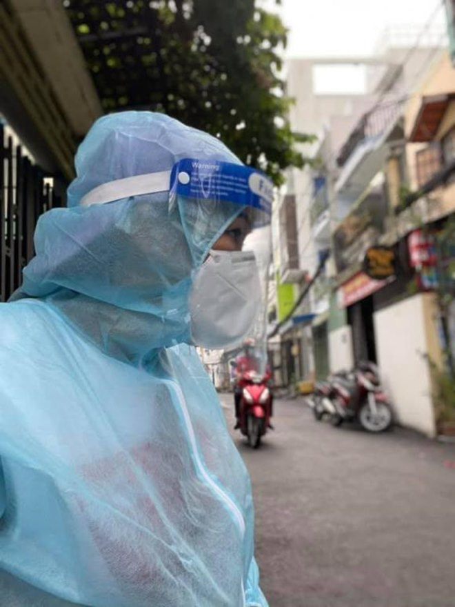 Sao Việt 24h: Gọi Phi Nhung là amp;#34;emamp;#34; dù kém 5 tuổi, Nguyên Vũ bị dân mạng mắng amp;#34;hỗn láoamp;#34; - 6