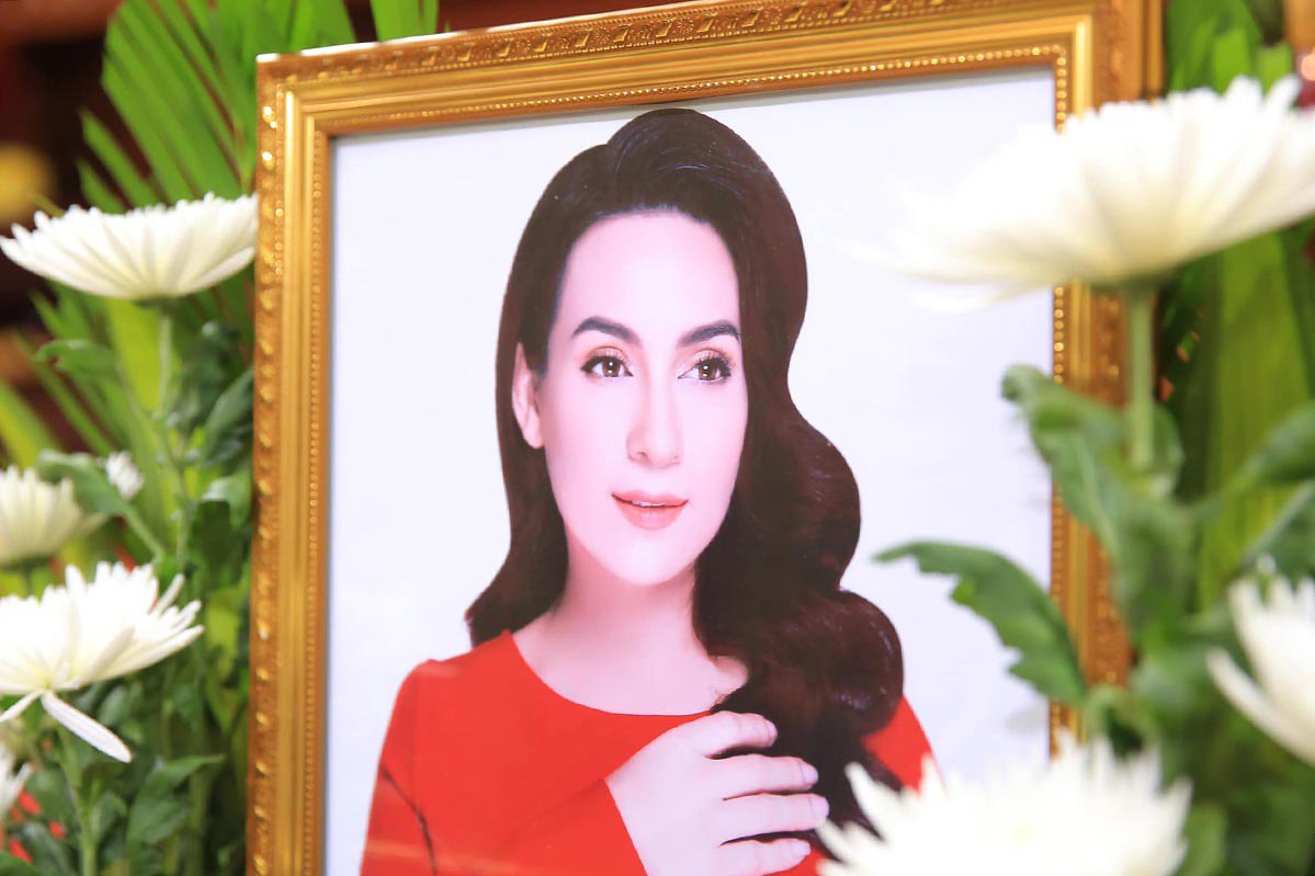 Di ảnh của Phi Nhung tại Việt Nam.