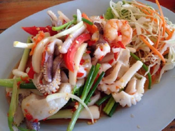 Những thói quen ăn uống ngon mồm khiến nhiều người Việt tự phá nát đại trực tràng