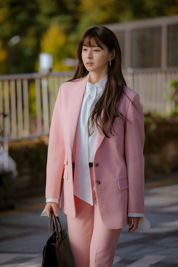 4 kiểu áo blazer siêu hot trong phim Hàn, vừa chuẩn mốt vừa rẻ bèo, có mẫu ngót nghét 100K - 1