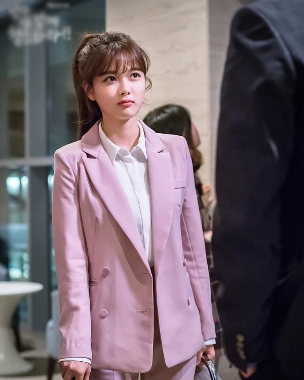 4 kiểu áo blazer siêu hot trong phim Hàn, vừa chuẩn mốt vừa rẻ bèo, có mẫu ngót nghét 100K - 3