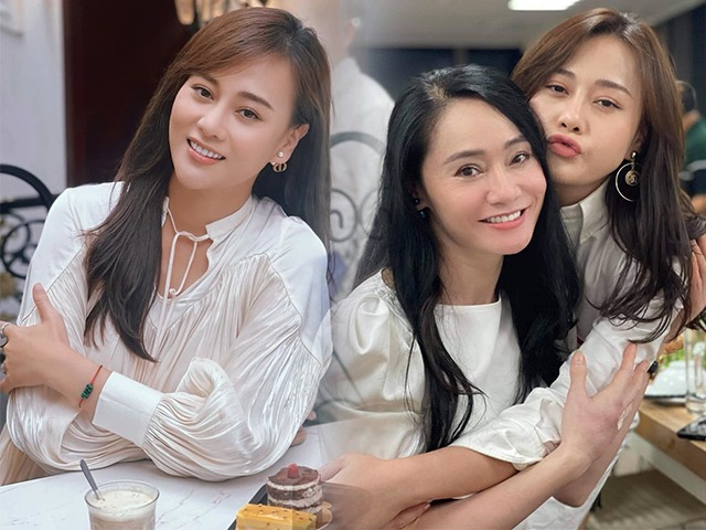 Lại sửa nhẹ một điểm, Phương Oanh tự tin khoe sắc bên bà Xuân mà không còn bị dìm