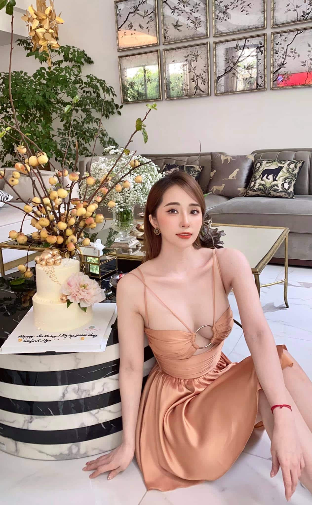 Mấy ai được như Quỳnh Nga: Body mỏng dính, hàng xương biểu tình nhưng vòng 1 vẫn amp;#34;rực lửaamp;#34; - 7