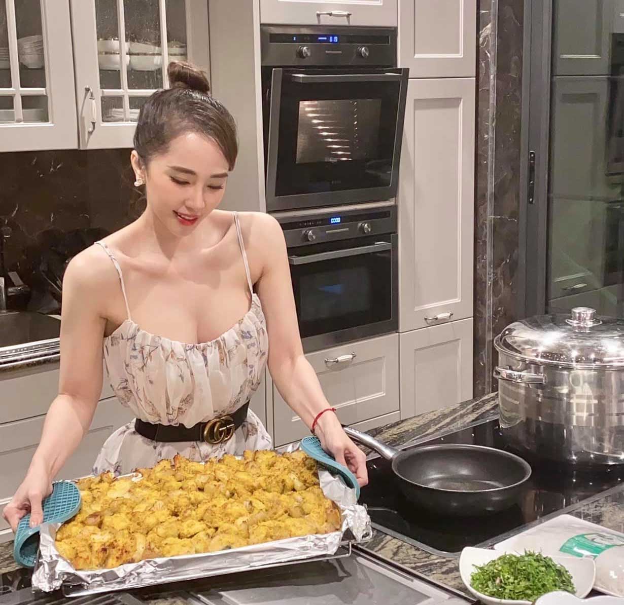 Mấy ai được như Quỳnh Nga: Body mỏng dính, hàng xương biểu tình nhưng vòng 1 vẫn amp;#34;rực lửaamp;#34; - 4