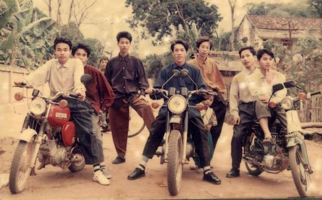 Style chất lừ của giới trẻ thập niên 80-90, mặc xa hoa, chơi thời thượng - 3