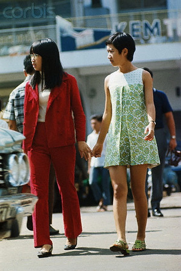 Style chất lừ của giới trẻ thập niên 80-90, mặc xa hoa, chơi thời thượng - 9