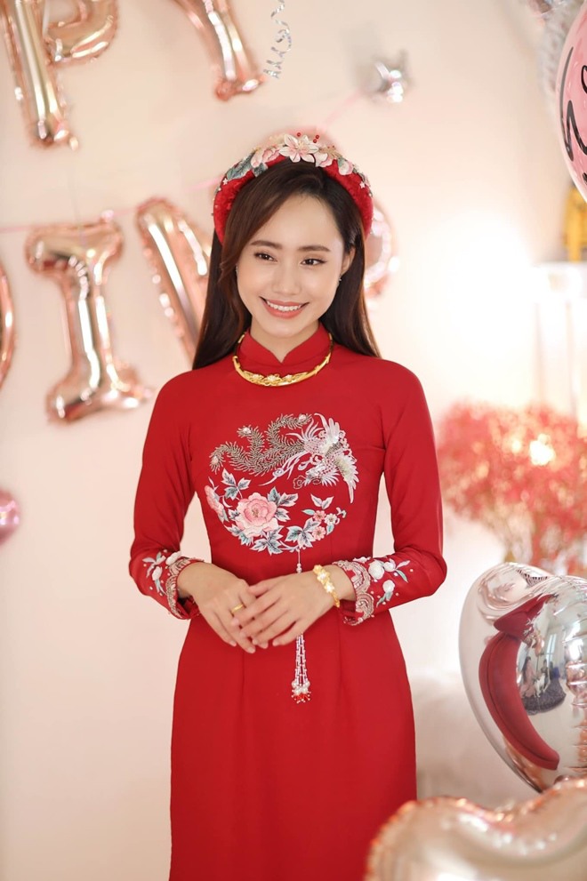 Một điều đặc biệt là Xuân Anh và chồng chưa chụp ảnh cưới, lễ ăn hỏi cũng chỉ có một tráp, được tổ chức ngay sau ngày Hà Nội nới lỏng giãn cách xã hội.