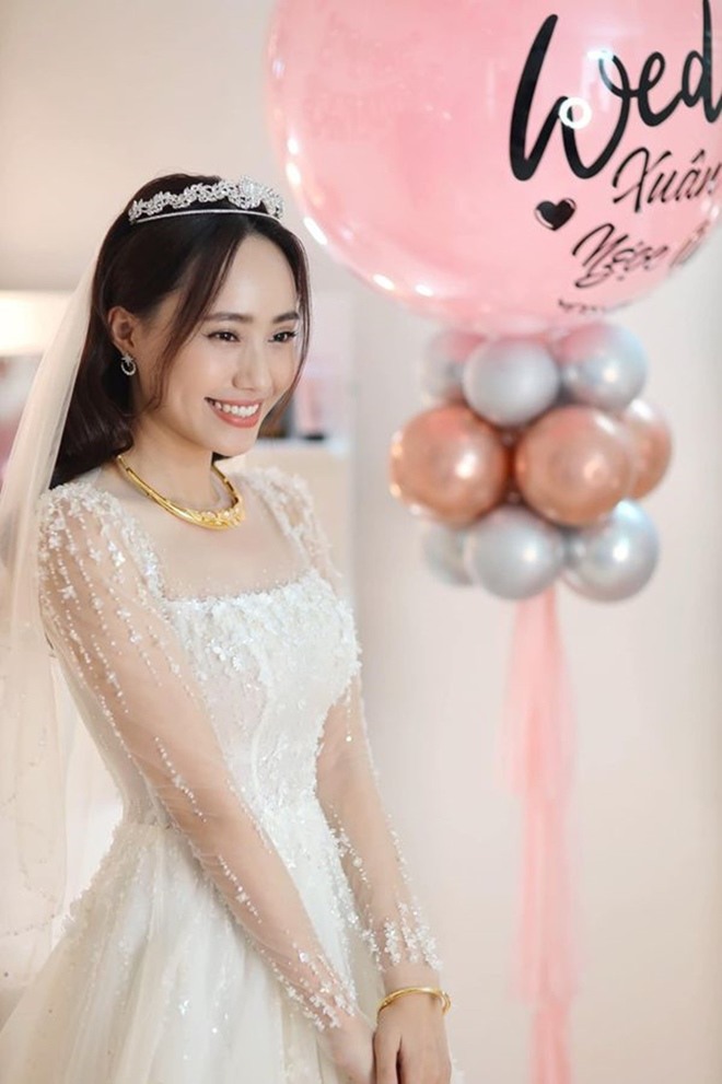 Dù vậy, lễ rước dâu của nữ MC Thời tiết vẫn ngập tràn hạnh phúc. Cô hào hứng khi bước sang một chương mới của cuộc đời.