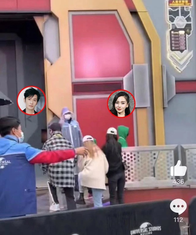 Huỳnh Hiểu Minh và Angelababy đưa con trai đi chơi.