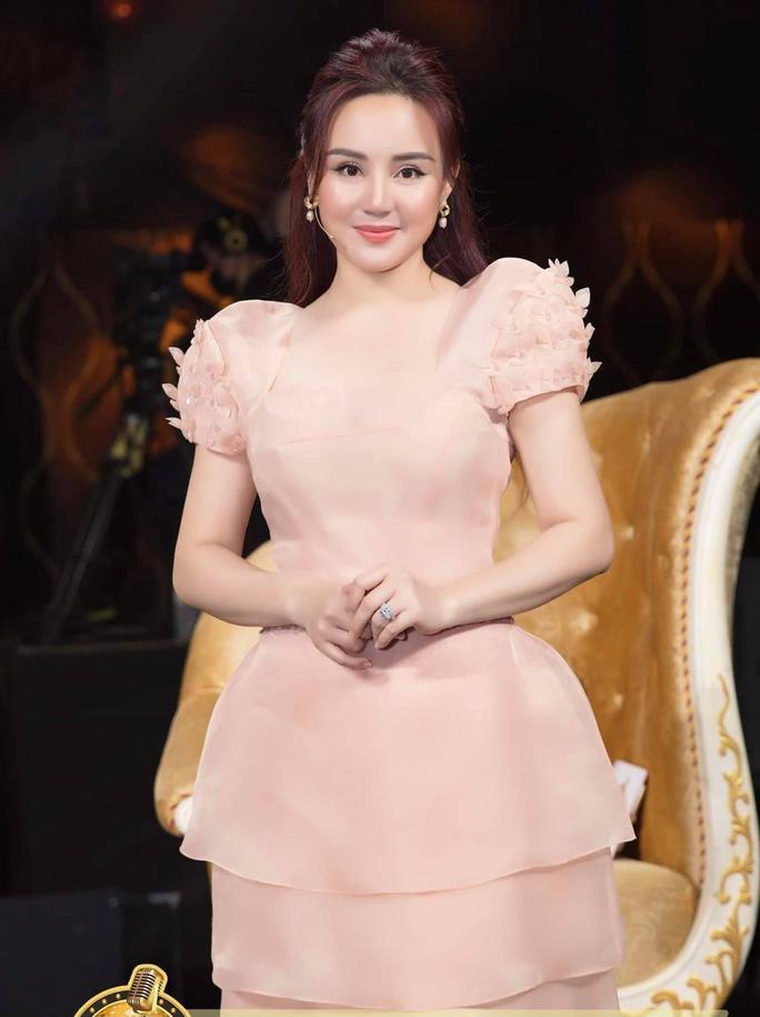 Vy Oanh tố cáo bà Hằng và Youtuber Q.N