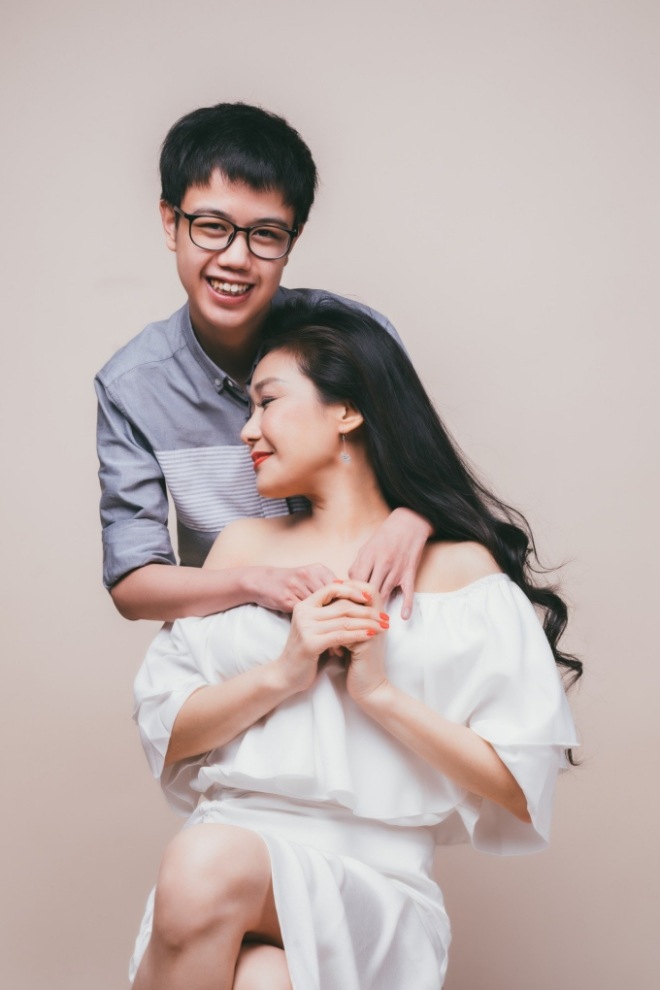 Ở tuổi 17, con trai của Trương Tuệ Nghi đã bình phục hoàn toàn.