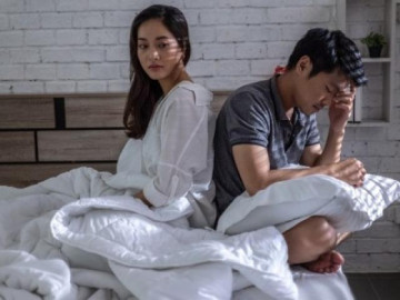 4 việc nếu hay làm trước khi đi ngủ dễ làm hỏng gan, một điều người trẻ nào cũng ham