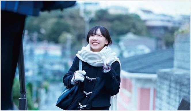 Ashida ở tuổi 17 ngày càng ra dáng thiếu nữ.