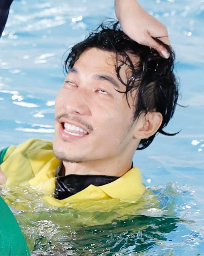 Lan Ngọc tụ tập cùng dàn sao Running Man tại nhà nhưng đôi tay amp;#34;dị dạngamp;#34; gây chú ý - 10