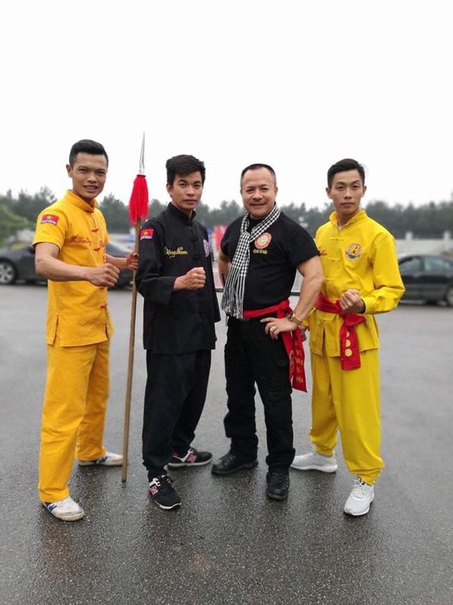 Bố ruột Thy Hương Vị Tình Thân: Thân thế đặc biệt, cám dỗ tới khi nổi tiếng - 4