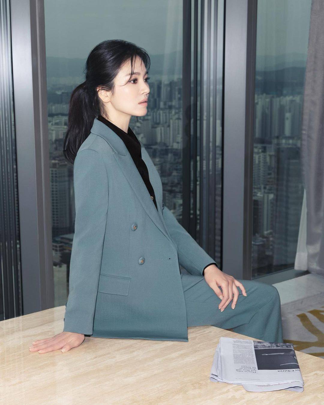 Mặc kệ tin đồn tình ái của chồng cũ, Song Hye Kyo lên đồ sang chảnh, ngày càng đẳng cấp - 5