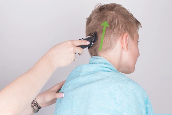 Hướng dẫn cách cắt tóc undercut cho bé trai tại nhà siêu đơn giản - 4