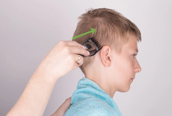 Hướng dẫn cách cắt tóc undercut cho bé trai tại nhà siêu đơn giản - 3