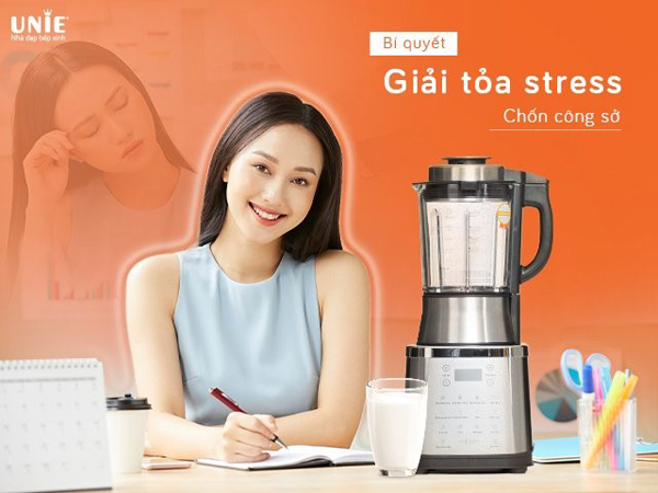 Uống sữa hạt giúp dân văn phòng bổ sung dinh dưỡng, bảo đảm sức khoẻ