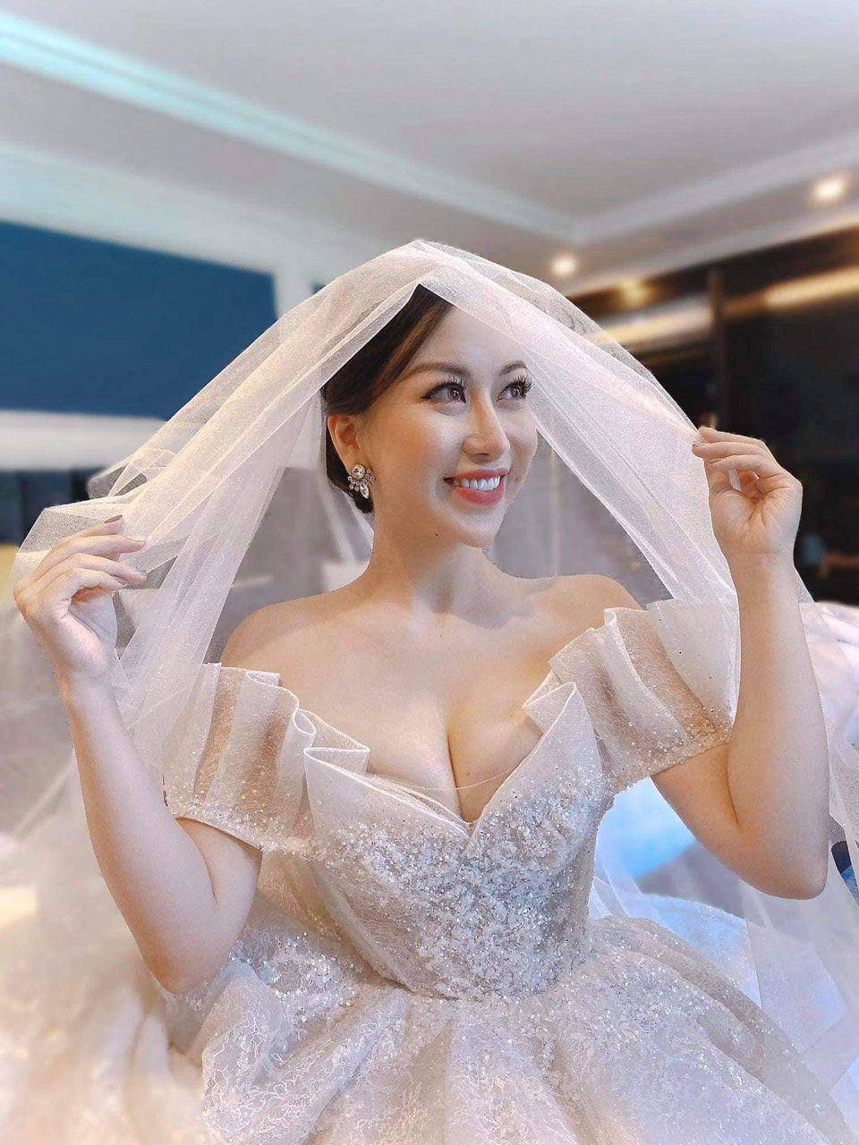 Hớ hênh lộ cả bầu ngực nhưng 3 hotgirl Việt được khen hết lời vì cho con bú quá đẹp - 6