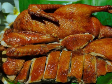 Cách làm vịt quay vàng ruộm bắt mắt ngon không kém ngoài hàng