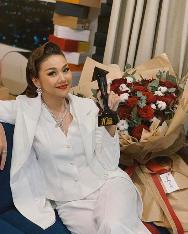 Bên trong nhà của 2 siêu mẫu Việt: Thanh Hằng sang chảnh, Xuân Lan mới cưới chồng gây bất ngờ - 1