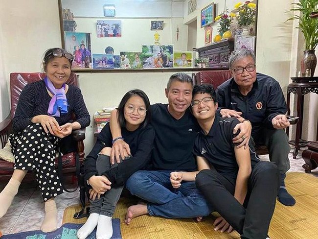 Con trai mừng sinh nhật Công Lý trong bệnh viện, MC Thảo Vân nói lời tình cảm với bố Tít - 8