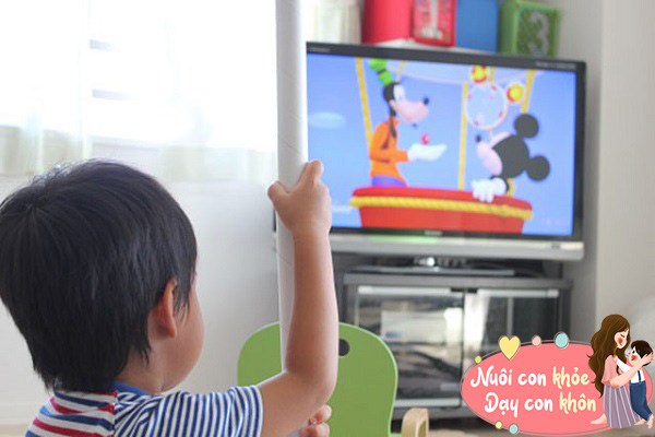 Trẻ xem TV có thể khiến não chậm phát triển, tốt nhất là không sớm hơn độ tuổi này - 8