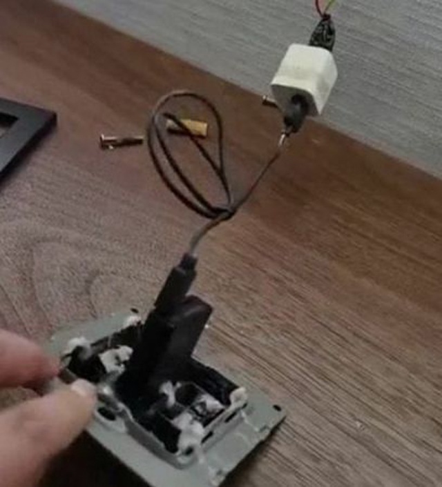 Thuê 2 phòng đều gặp chuyện đáng sợ, cô gái bức xúc vì thái độ của khách sạn - 2