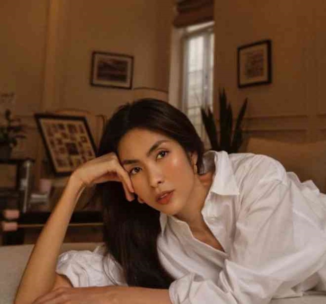 Hiện tại, ngọc nữ màn ảnh theo đuổi phong cách sang trọng, thanh lịch nhưng không kém phần quyến rũ.