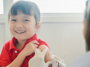 Sức khỏe - Vì sao cần tiêm nhắc phòng bạch hầu, ho gà, uốn ván, bại liệt cho trẻ 4-6 tuổi?