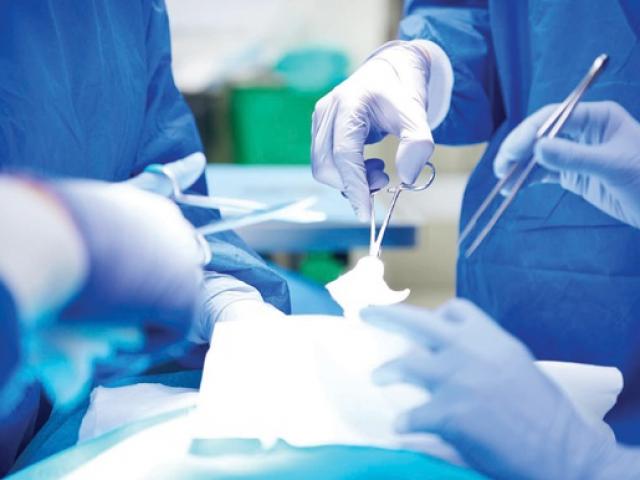 Nghi cậu nhỏ của chồng quá to khiến mình đau khi quan hệ, người vợ quyết nới rộng vùng kín