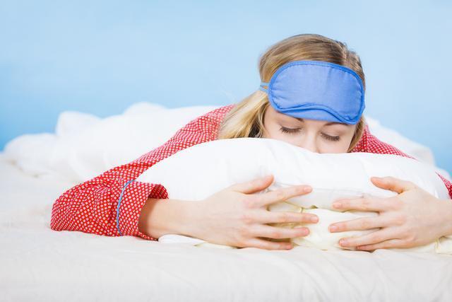Cơ thể có những dấu hiệu này khi ngủ, cảnh báo tế bào ung thư có thể đang hoạt động - 1