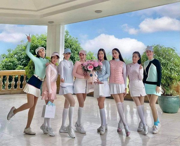 Màn đọ chân dài đỉnh cao của 4 nàng hậu, Hương Giang Mỹ Linh chiếm sóng mạnh mẽ - 3