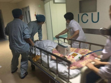 Vừa sinh xong 9X ngượng nghịu nói   hình như tè dầm  , bác sĩ tái mặt lao vào cấp cứu