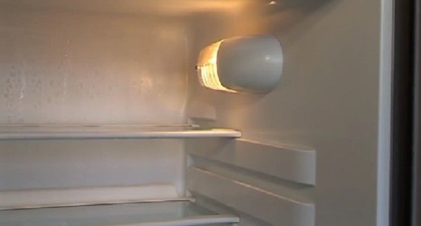 Tại sao ngăn mát tủ lạnh có đèn, còn ngăn đá lại không? Lý do hết sức thuyết phục - 2
