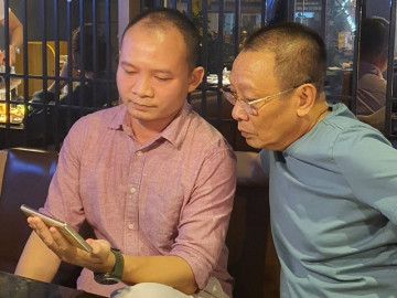 Đăng ảnh bên con trai lại bị nhận xét không giống nhau, MC Lại Văn Sâm đáp khéo léo