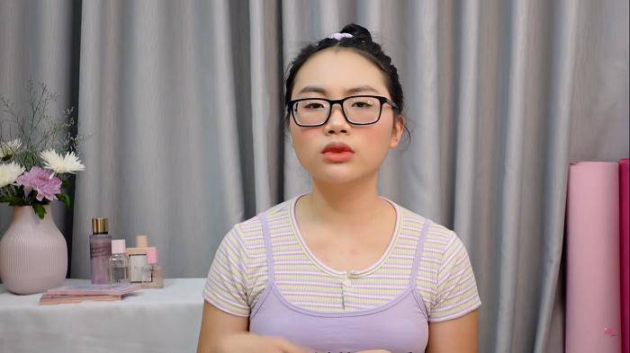 Khi mới bước chân vào học trường quốc tế, Phương Mỹ Chi bị dè bỉu vì trình tiếng Anh kém.