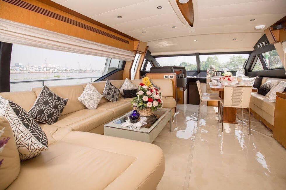 Du thuyền trăm tỷ của Lý Nhã Kỳ