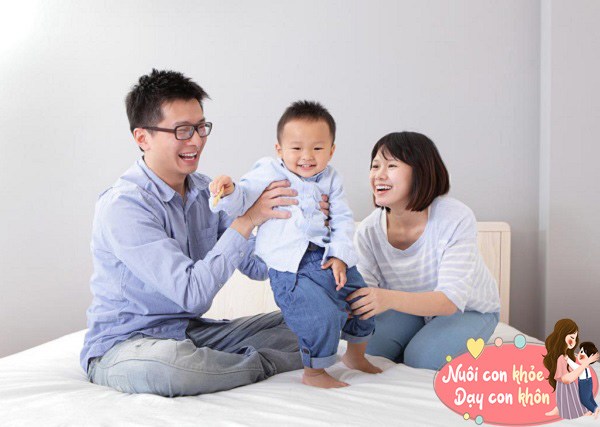 Cả bố và mẹ đều có vai trò quan trọng riêng trong quá trình phát triển trí thông minh của trẻ.