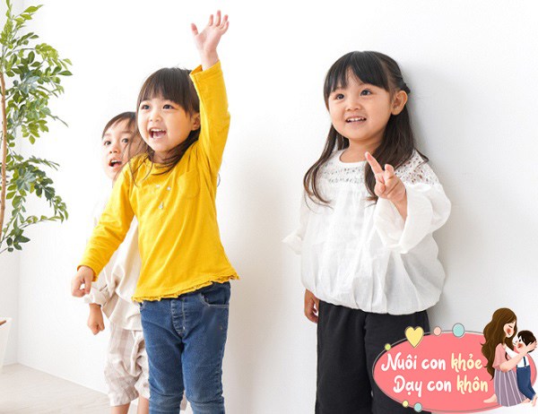 Giao tiếp và kết nối bạn bè không chỉ giúp trẻ phát triển IQ mà có lợi cho EQ, việc trẻ tạo được một vòng bạn bè tốt có thể giúp giúp trẻ sớm bộc lộ khả năng lãnh đạo.