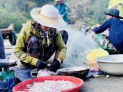 Tiêu dùng - Loại cá đặc sản ở quê giá rẻ như cho, lên thành phố 250.000 đồng/kg tranh nhau mua