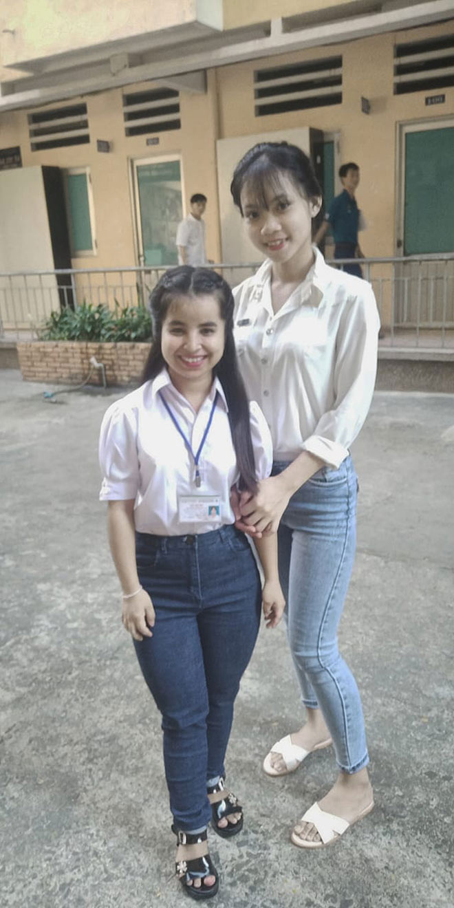 Mỹ Hành có cuộc sống sinh viên sôi động