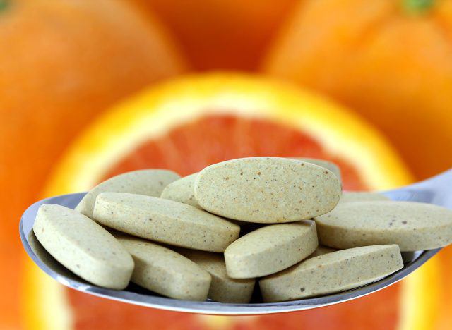 11 loại vitamin mua chỉ phí tiền, ăn các thực phẩm còn tốt và rẻ hơn nhiều - 10