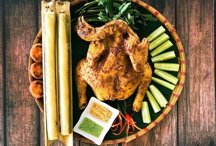 Gà nướng cơm lam