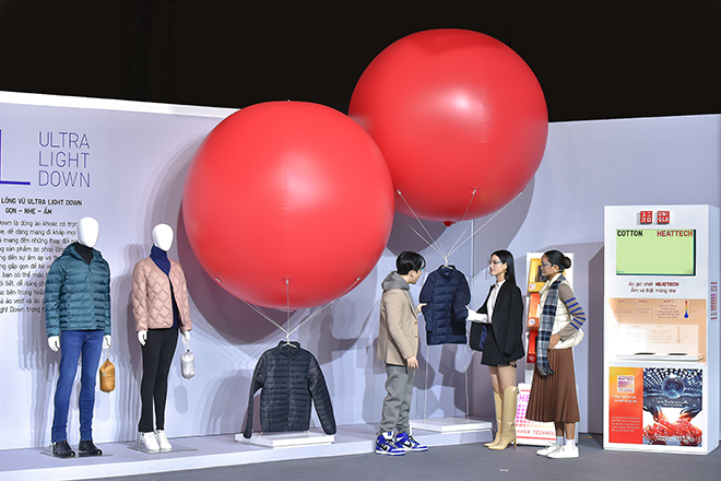HH Hamp;#39;Hen Niê đọ tài làm stylist cùng amp;#39;Cô Em Trendy” Khánh Linh với BST mới nhất của UNIQLO - 4