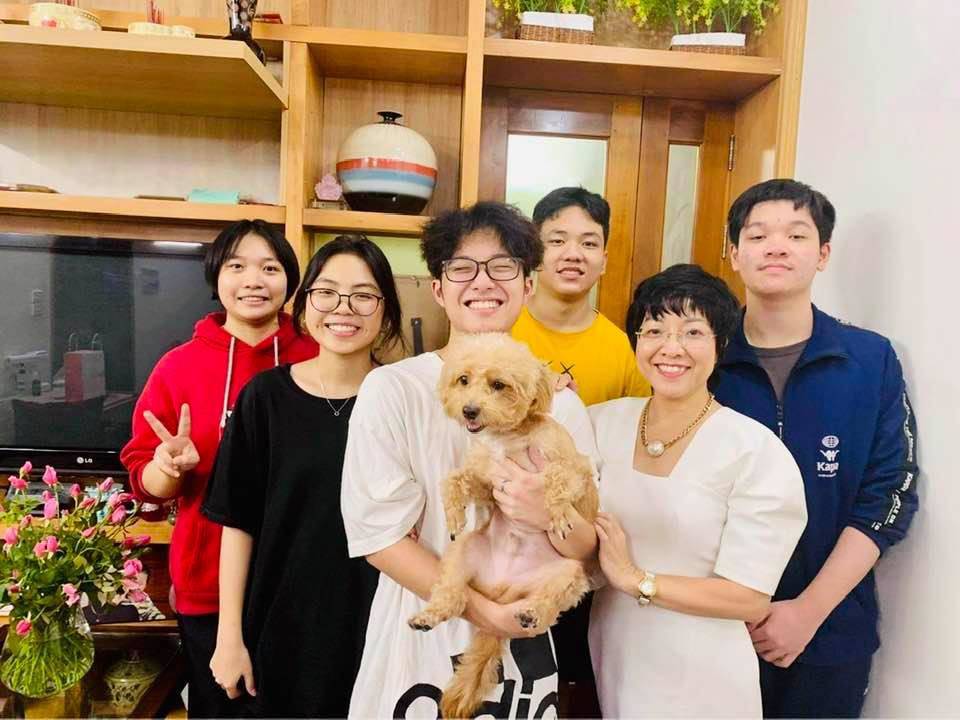 Thảo Vân vừa tổ chức sinh nhật cho con trai, tuy nhiên bóng hồng đứng cạnh Tít mới khiến nhiều người quan tâm.