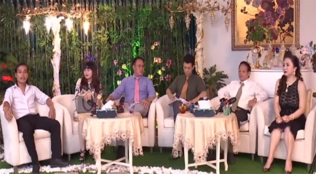 Anh Lê Thanh Minh Tùng bất ngờ xuất hiện với tư cách là khách mời trong livestream của nữ đại gia Phương Hằng
